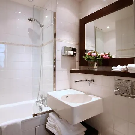 Le Clos Medicis 3* Παρίσι