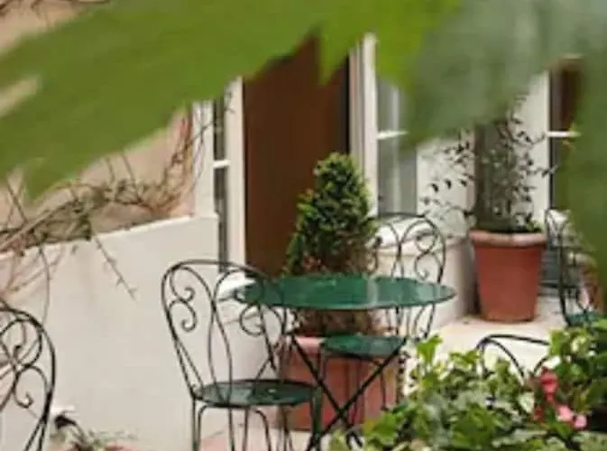 Hotel Le Clos Medicis 3*