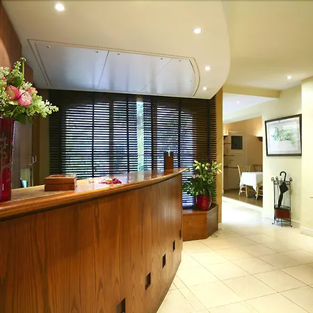 Le Clos Medicis 3* פריז