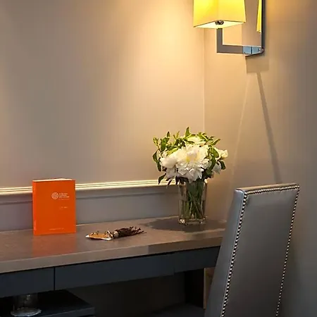 Le Clos Medicis Otel 3*