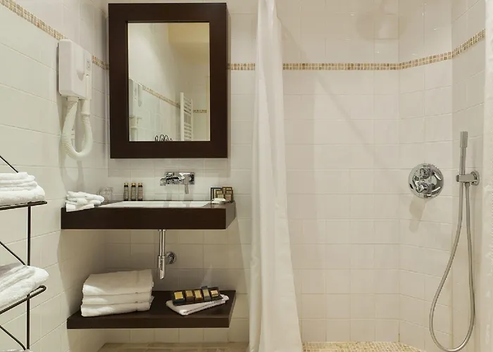 Le Clos Medicis Hotel 3*