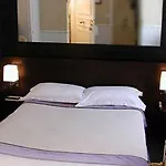Le Clos Medicis 3* Paříž