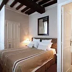 Le Clos Medicis Hotel